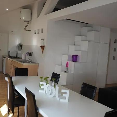 Jan Apartment *